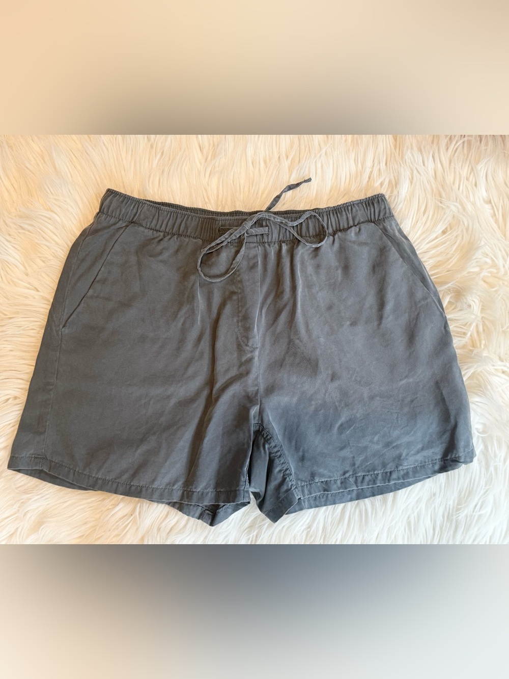 GAP women’s drawstring shorts
